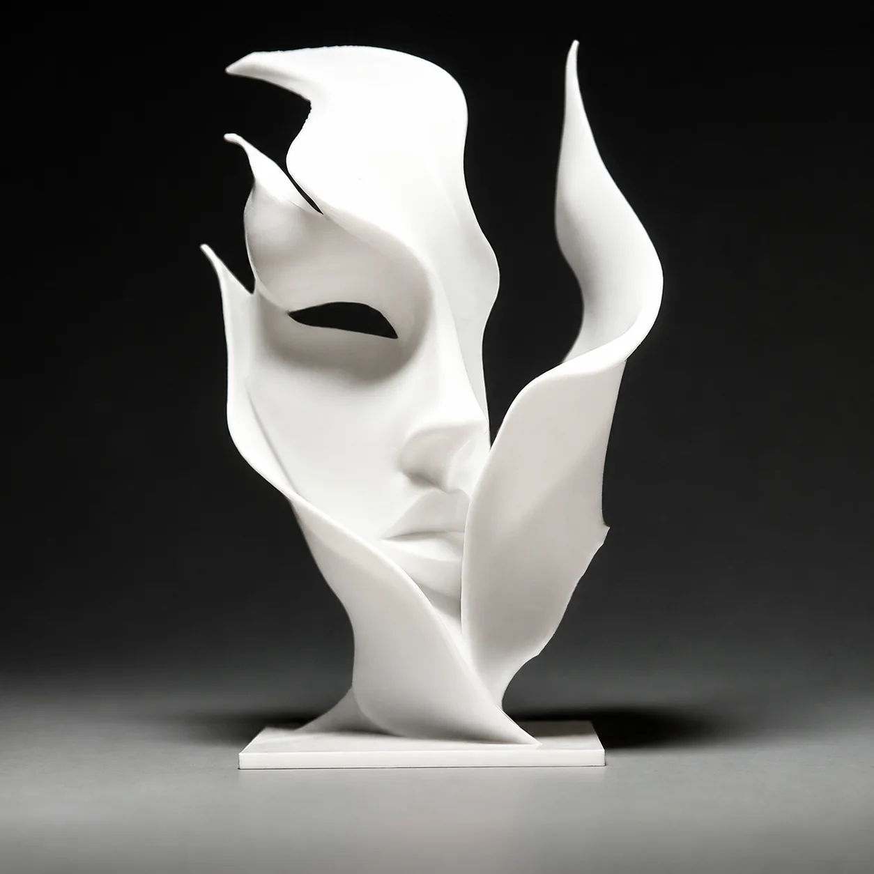 Detalle de Escultura Rostro de Mujer Abstracto